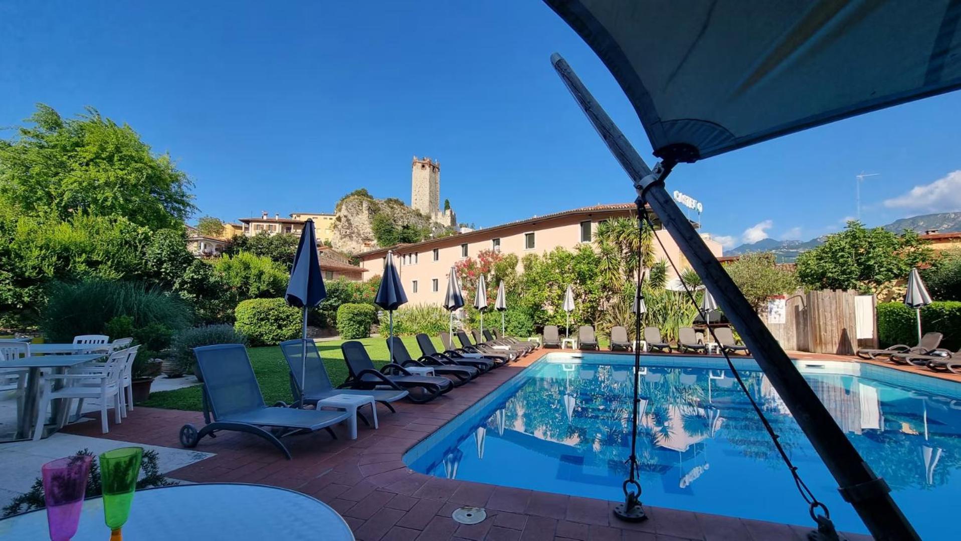 Hotel Luna Rossa (Adults Only) Мальчезине Экстерьер фото