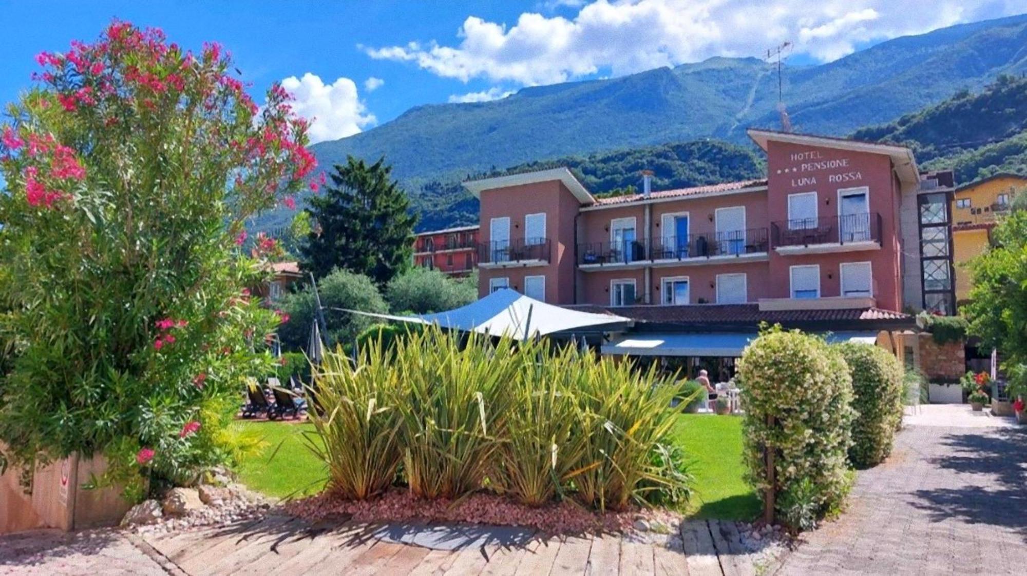 Hotel Luna Rossa (Adults Only) Мальчезине Экстерьер фото