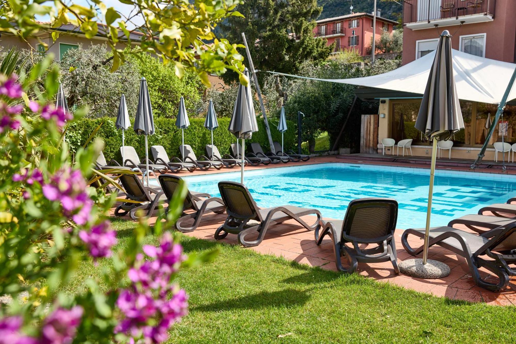 Hotel Luna Rossa (Adults Only) Мальчезине Экстерьер фото