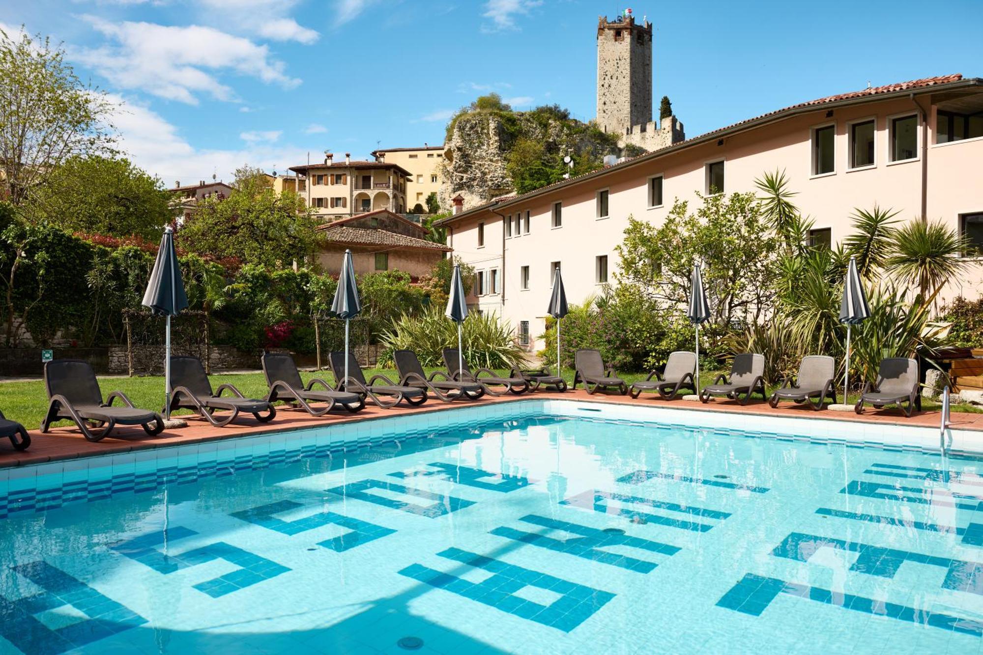 Hotel Luna Rossa (Adults Only) Мальчезине Экстерьер фото