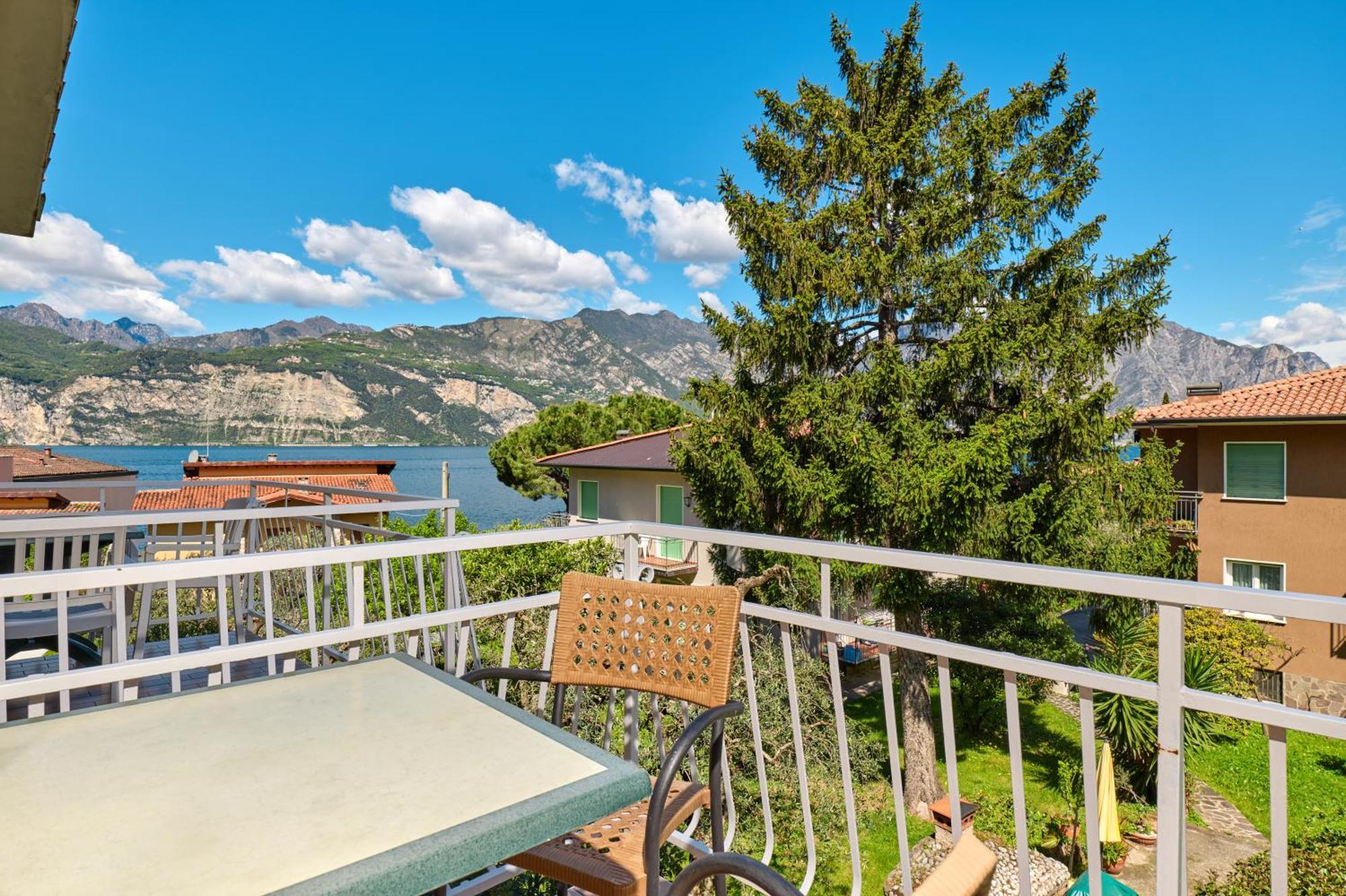 Hotel Luna Rossa (Adults Only) Мальчезине Экстерьер фото